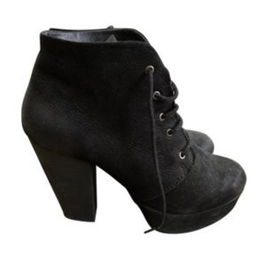 STEVE MADDEN - Black Heeled Lace Up Boots/Booties